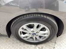 Ford Transit Connect 240 EcoBlue Limited SWB L/R Euro 6 