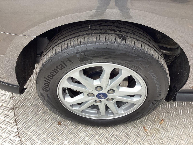 Ford 240 EcoBlue Limited SWB L/R Euro 6