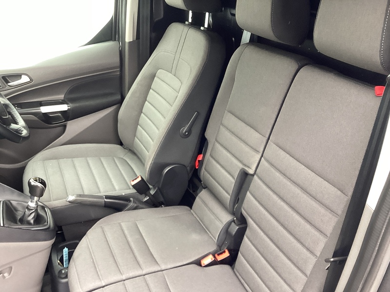 Ford 240 EcoBlue Limited SWB L/R Euro 6