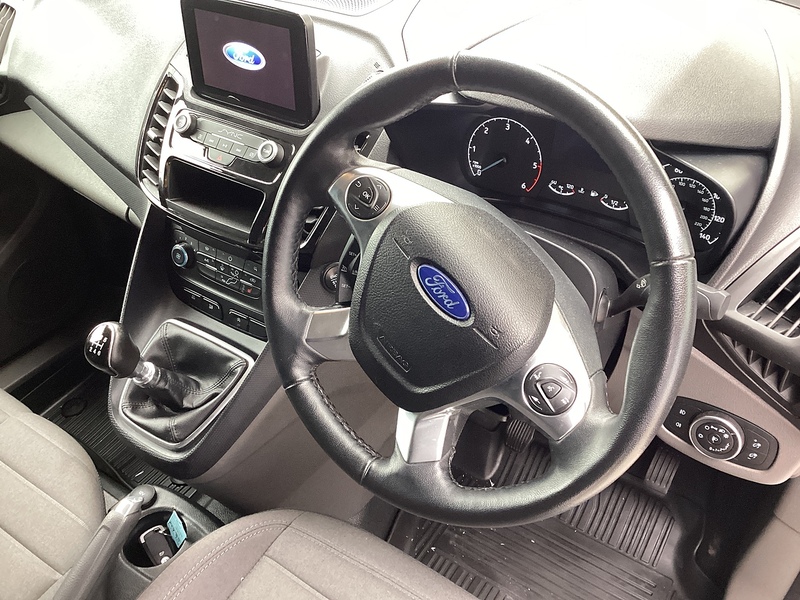 Ford 240 EcoBlue Limited SWB L/R Euro 6