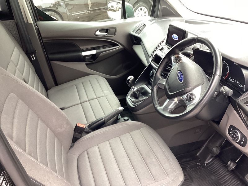 Ford 240 EcoBlue Limited SWB L/R Euro 6