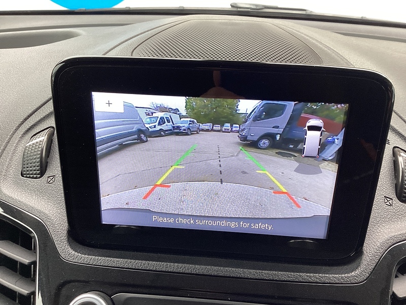 Ford 240 EcoBlue Limited SWB L/R Euro 6