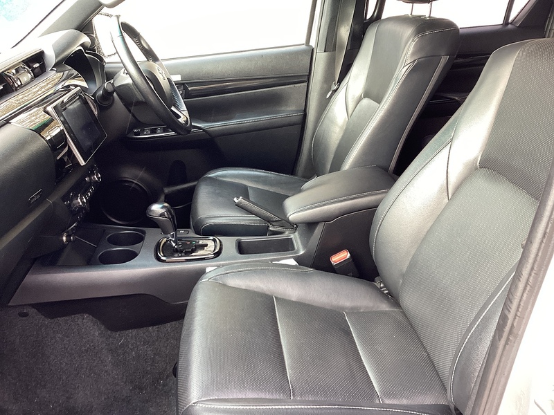 Toyota D-4D Invincible X 4X4 A/C Euro 6 **NO VAT**