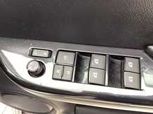 Toyota Hilux D-4D Invincible X 4X4 A/C Euro 6 **NO VAT** 