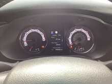 Toyota Hilux D-4D Invincible X 4X4 A/C Euro 6 **NO VAT** 