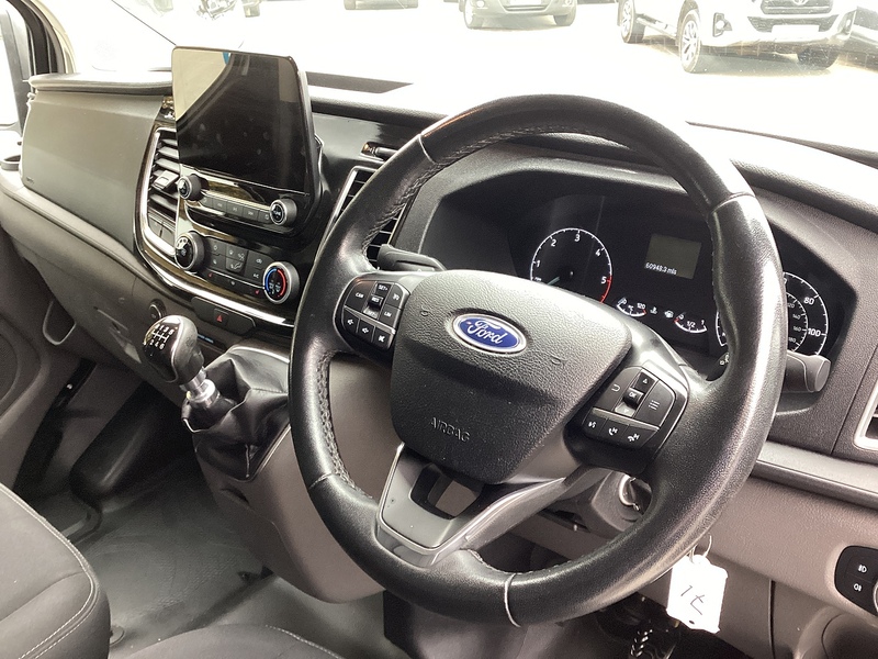 Ford 280 EcoBlue Limited SWB L/R Euro 6