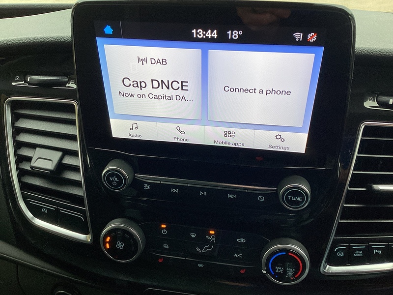 Ford 280 EcoBlue Limited SWB L/R Euro 6