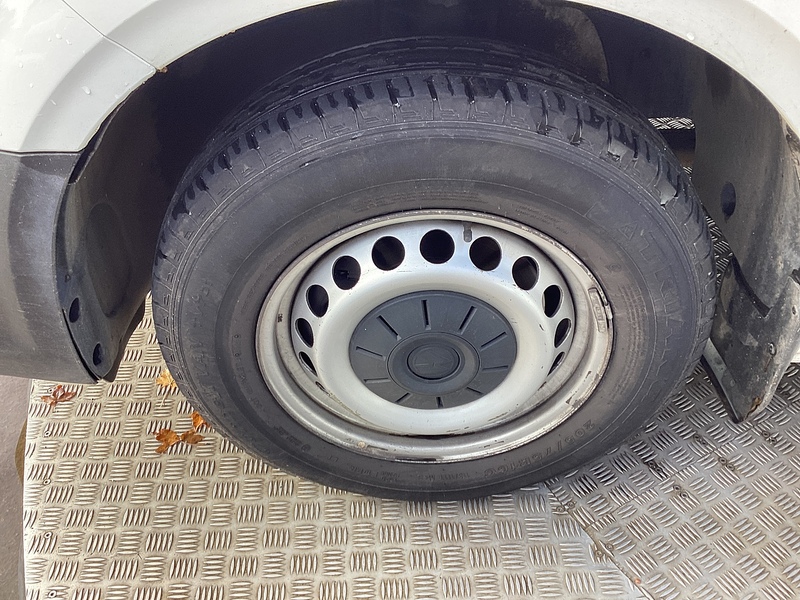 Volkswagen TDI CR35 Trendline MWB H/R Euro 6