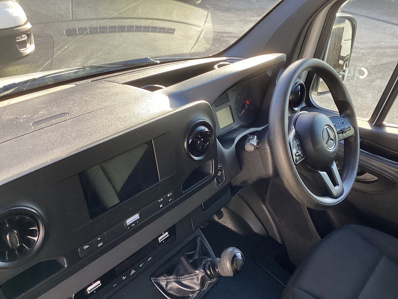 Mercedes 315 CDI Progressive LWB H/R Euro 6