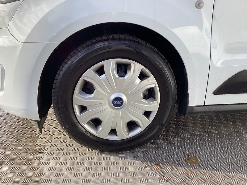 Ford 230 EcoBlue Trend LWB L/R Euro 6