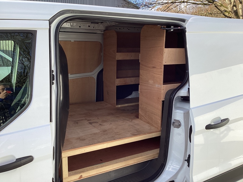 Ford 230 EcoBlue Trend LWB L/R Euro 6