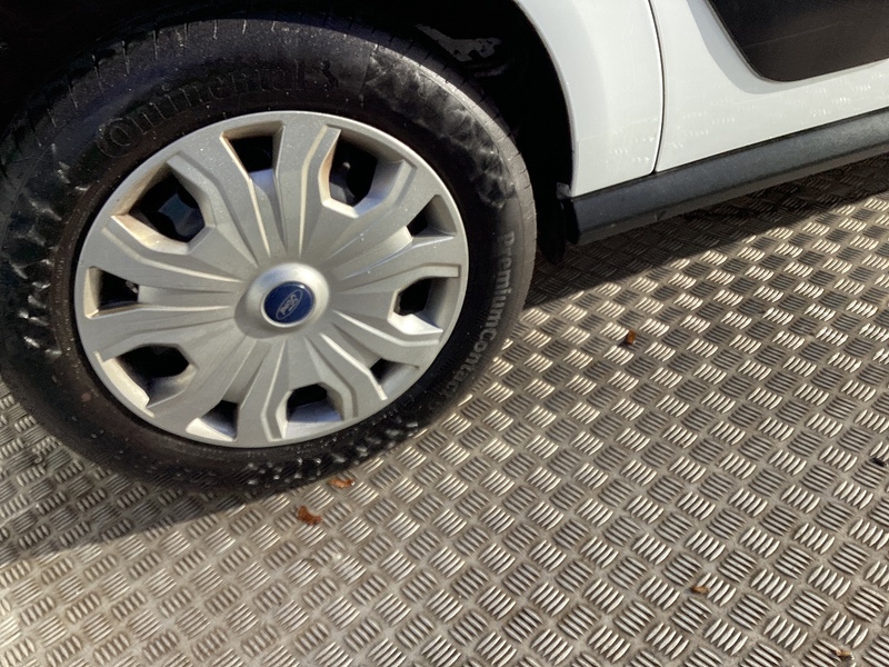 Ford 230 EcoBlue Trend LWB L/R Euro 6