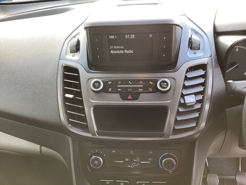 Ford 230 EcoBlue Trend LWB L/R Euro 6