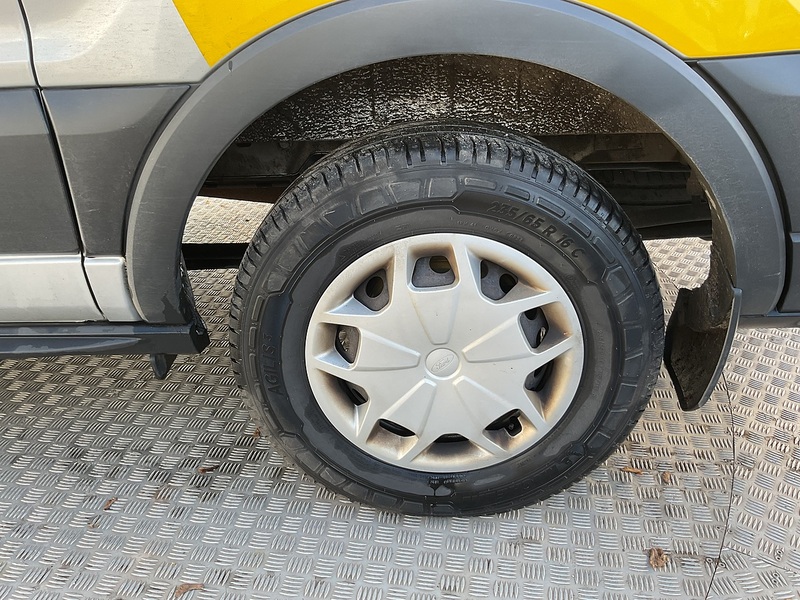 Ford 350 EcoBlue 12 Seat Trend 