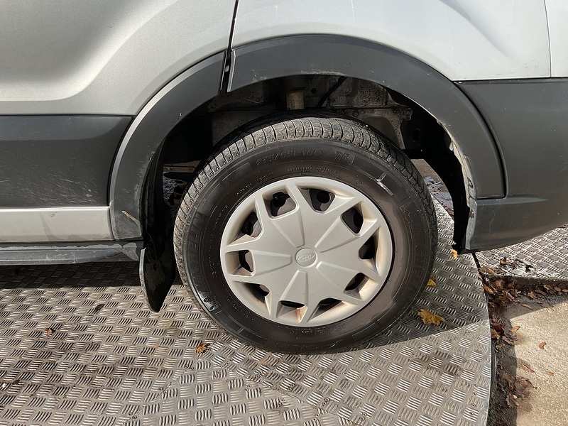 Ford 350 EcoBlue 12 Seat Trend 