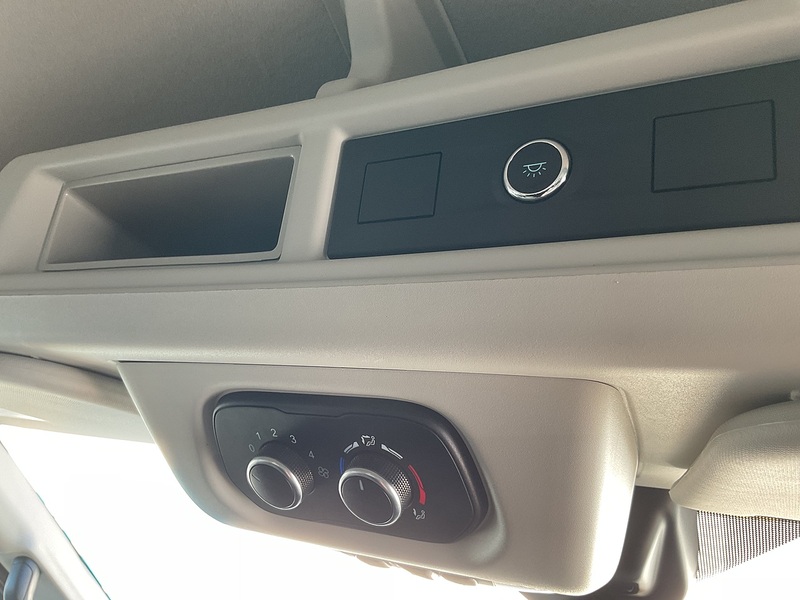 Ford 350 EcoBlue 12 Seat Trend 