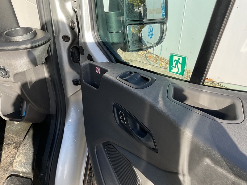 Ford 350 EcoBlue 12 Seat Trend 