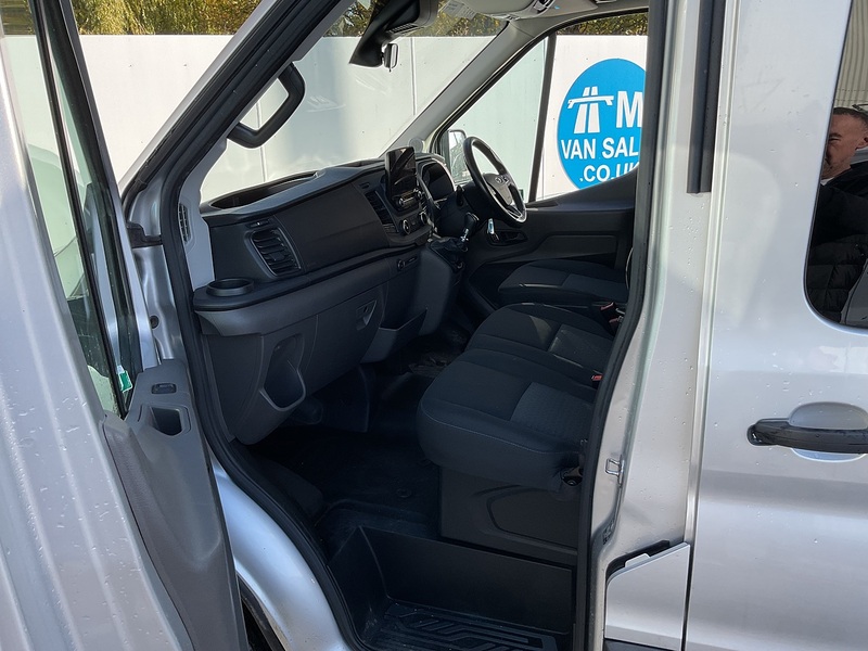 Ford 350 EcoBlue 12 Seat Trend 