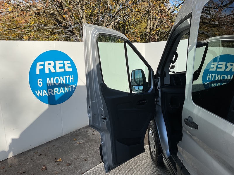 Ford 350 EcoBlue 12 Seat Trend 