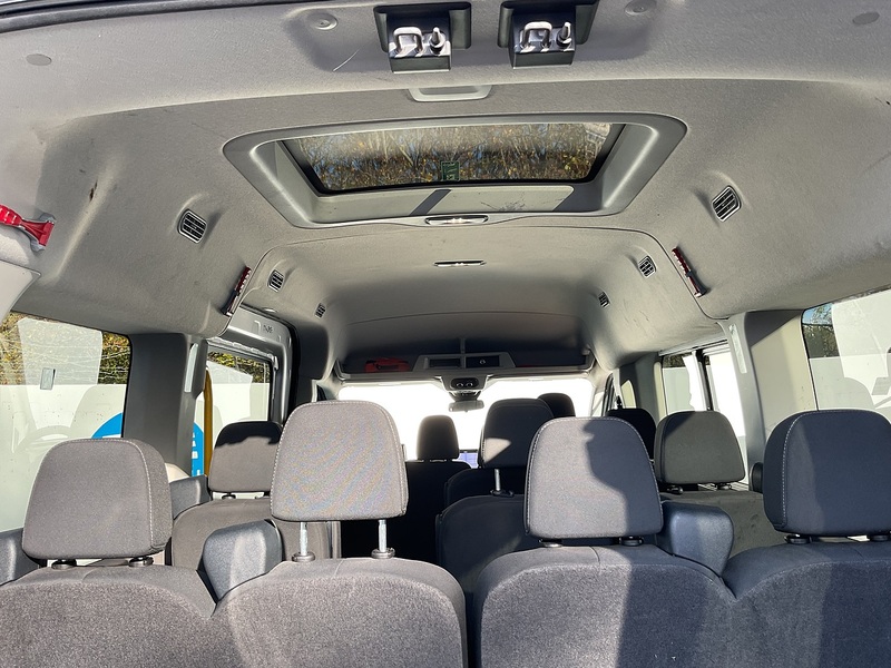 Ford 350 EcoBlue 12 Seat Trend 