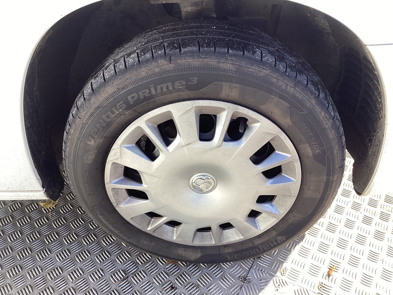 Vauxhall Turbo D 2000 Sportive SWB 