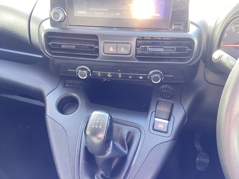 Vauxhall Turbo D 2000 Sportive SWB 