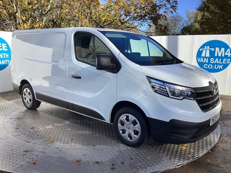 Renault dCi Blue SL28 Business+ SWB Euro 6