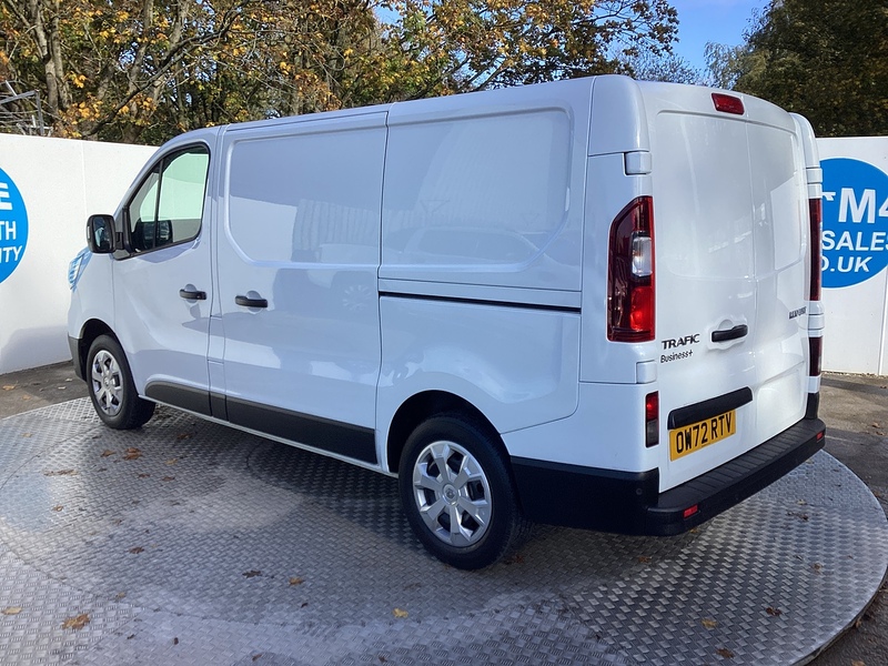 Renault dCi Blue SL28 Business+ SWB Euro 6