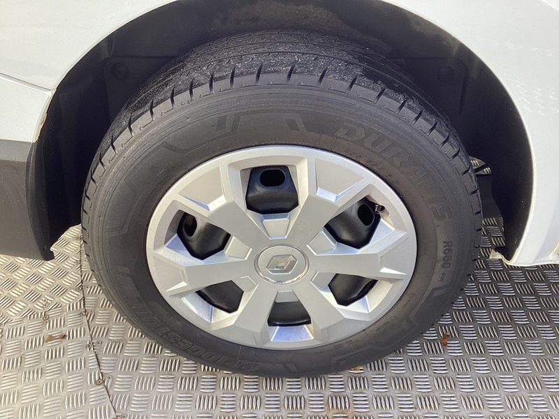 Renault dCi Blue SL28 Business+ SWB Euro 6