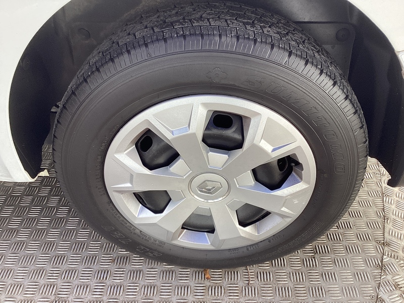 Renault dCi Blue SL28 Business+ SWB Euro 6