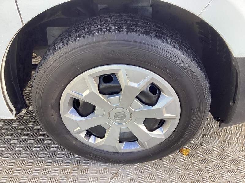 Renault dCi Blue SL28 Business+ SWB Euro 6