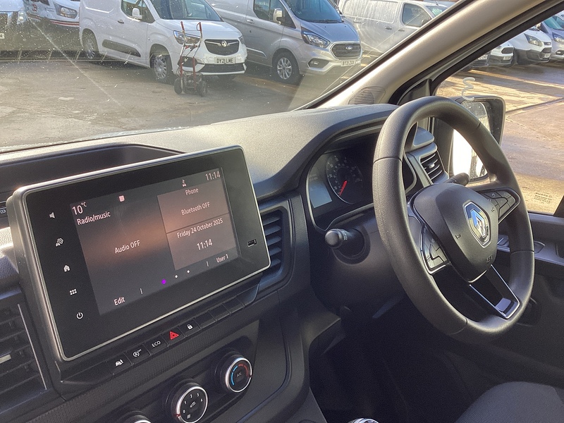 Renault dCi Blue SL28 Business+ SWB Euro 6