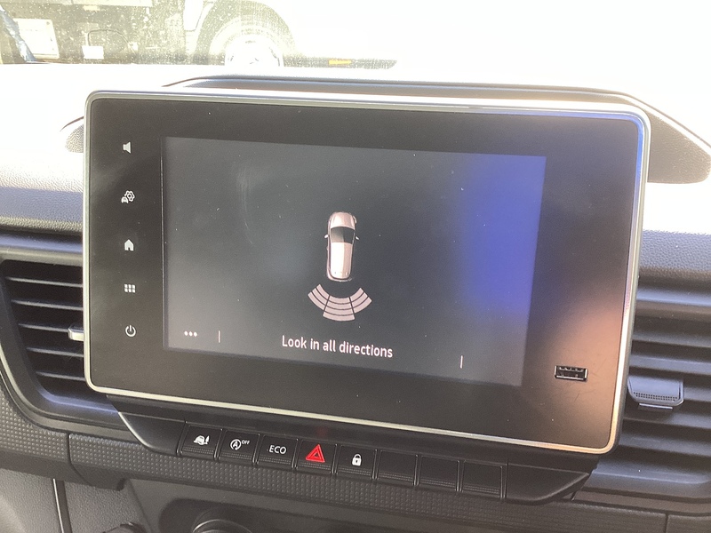 Renault dCi Blue SL28 Business+ SWB Euro 6