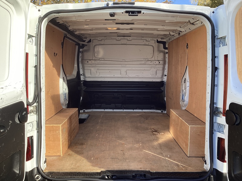 Renault dCi Blue SL28 Business+ SWB Euro 6