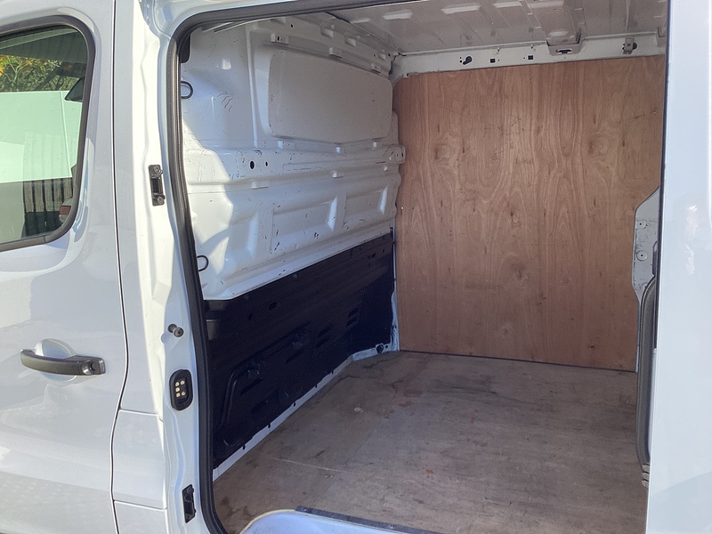 Renault dCi Blue SL28 Business+ SWB Euro 6