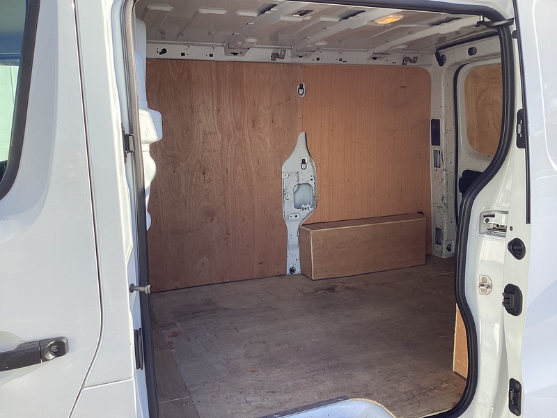 Renault dCi Blue SL28 Business+ SWB Euro 6