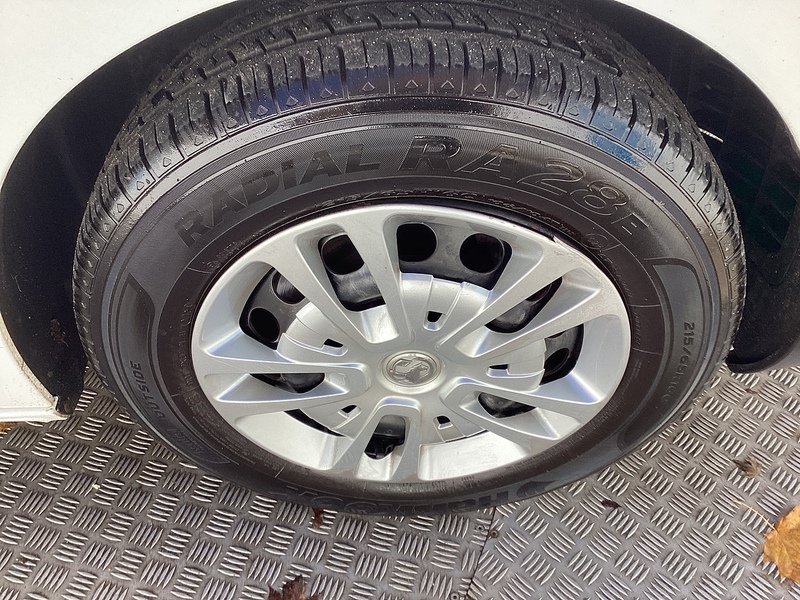 Vauxhall Turbo D 2900 Dynamic LWB L/R Euro 6