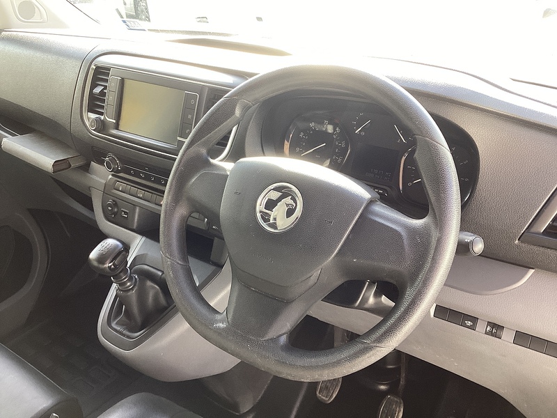 Vauxhall Turbo D 2900 Dynamic LWB L/R Euro 6