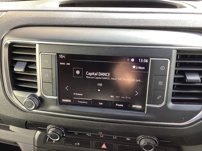 Vauxhall Turbo D 2900 Dynamic LWB L/R Euro 6