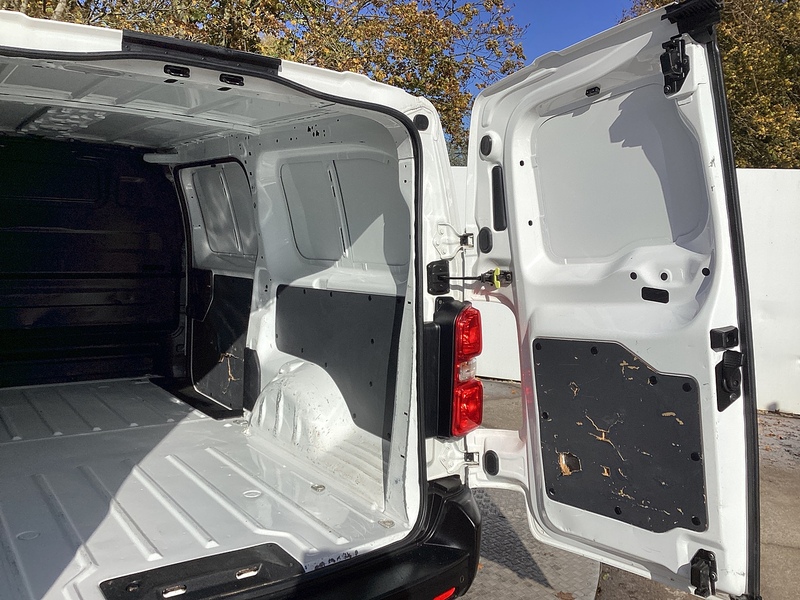 Vauxhall Turbo D 2900 Dynamic LWB L/R Euro 6