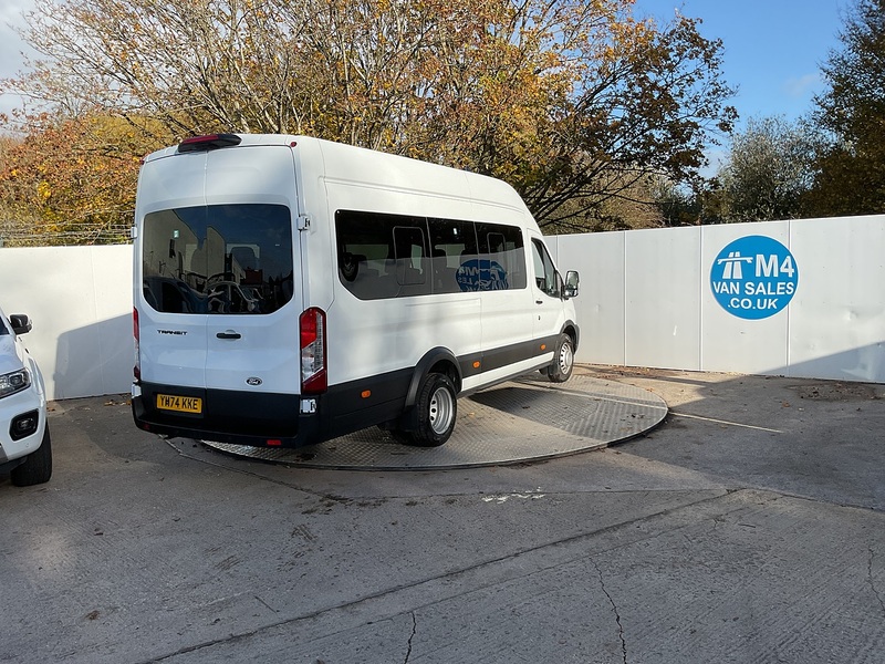 Ford 460 EcoBlue Leader 17 Seat Minibus