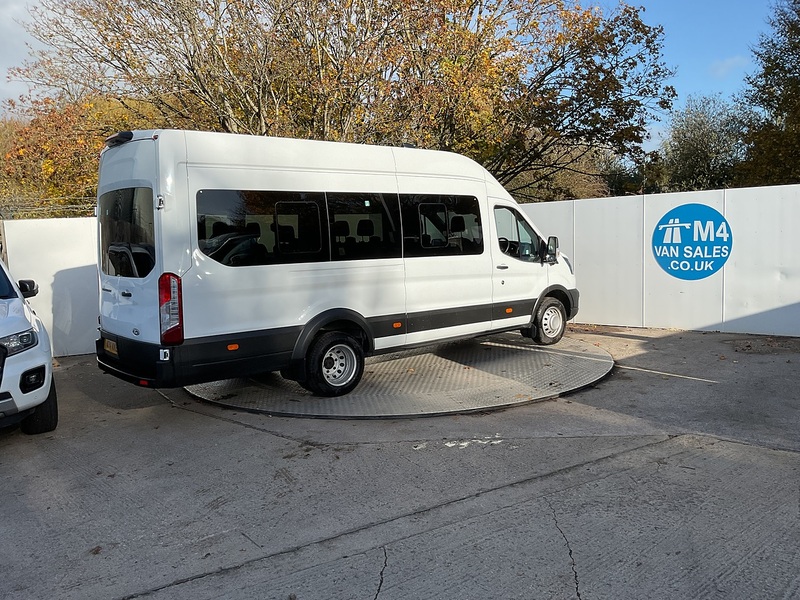Ford 460 EcoBlue Leader 17 Seat Minibus