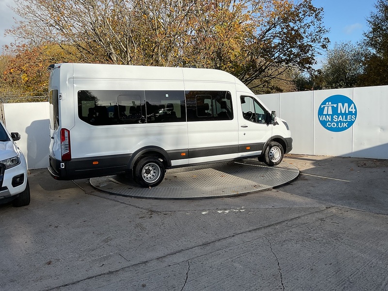 Ford 460 EcoBlue Leader 17 Seat Minibus