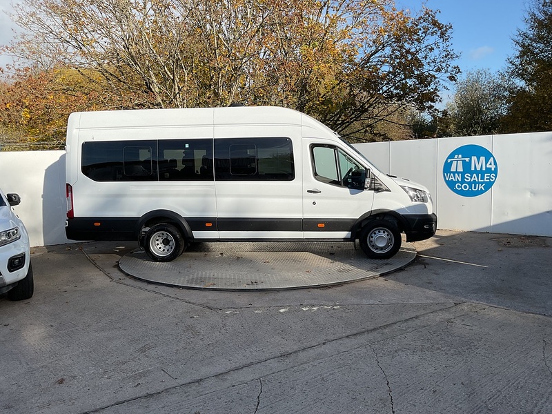 Ford 460 EcoBlue Leader 17 Seat Minibus