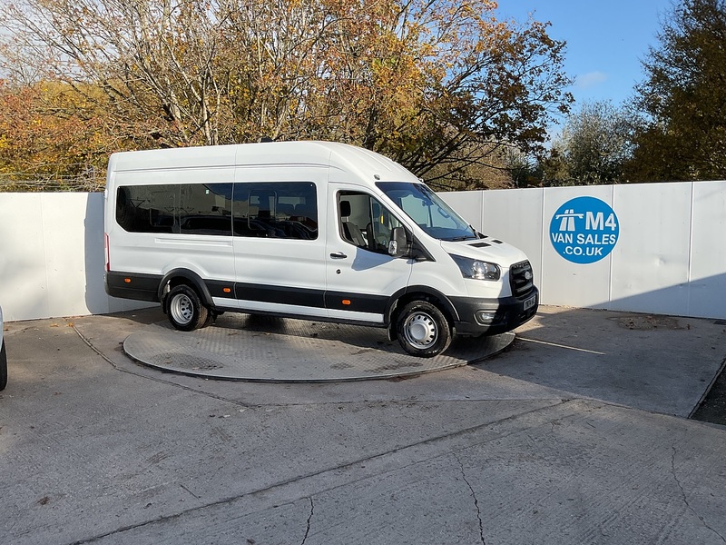 Ford 460 EcoBlue Leader 17 Seat Minibus
