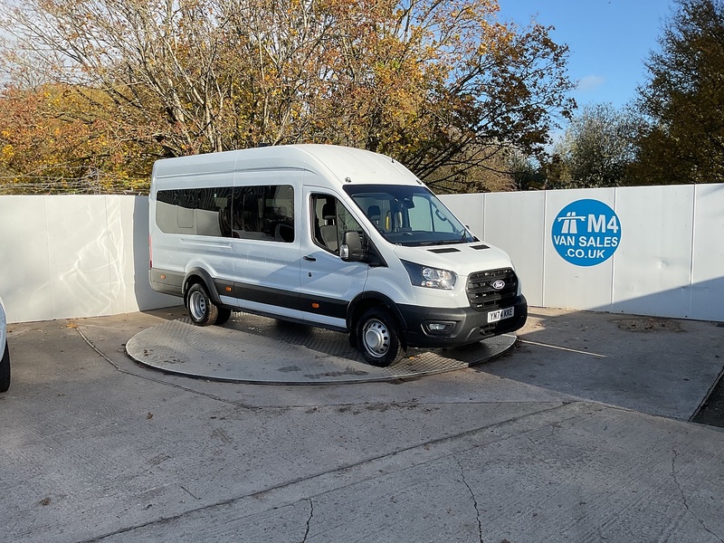 Ford 460 EcoBlue Leader 17 Seat Minibus