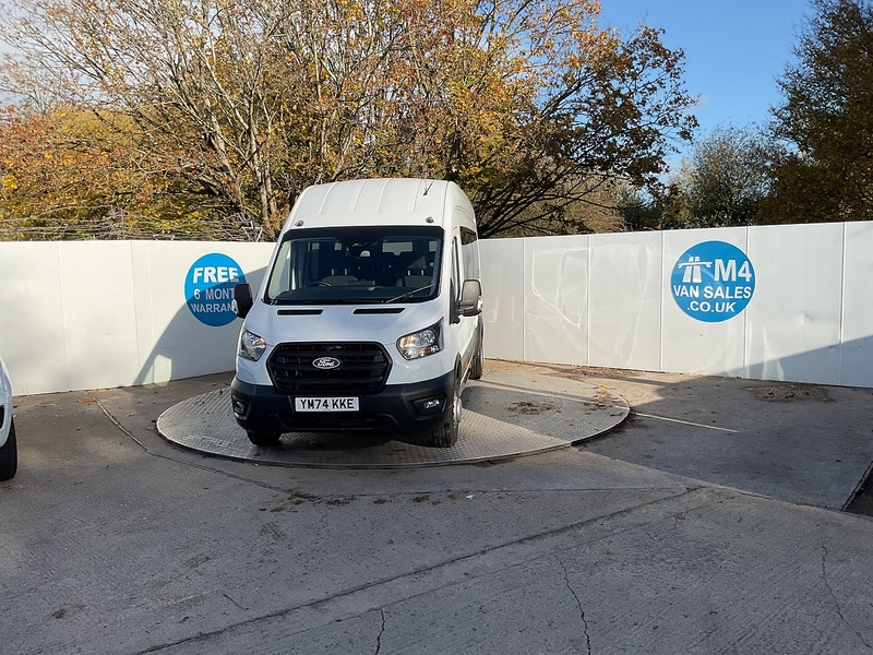 Ford 460 EcoBlue Leader 17 Seat Minibus