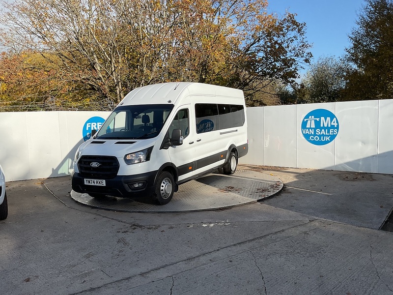 Ford 460 EcoBlue Leader 17 Seat Minibus