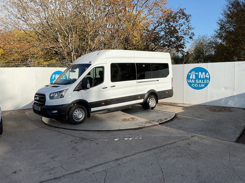 Ford 460 EcoBlue Leader 17 Seat Minibus