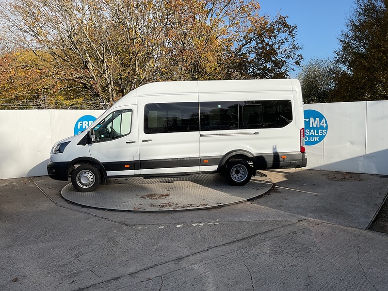 Ford 460 EcoBlue Leader 17 Seat Minibus